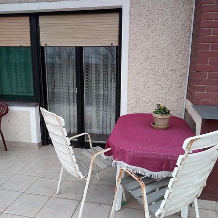 2 Haloszobas Apartman Kanjiza Exterior photo